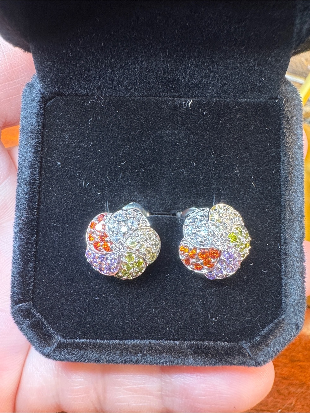 3189-Swarovski‎ crystal element post earrings. Velvet box included.